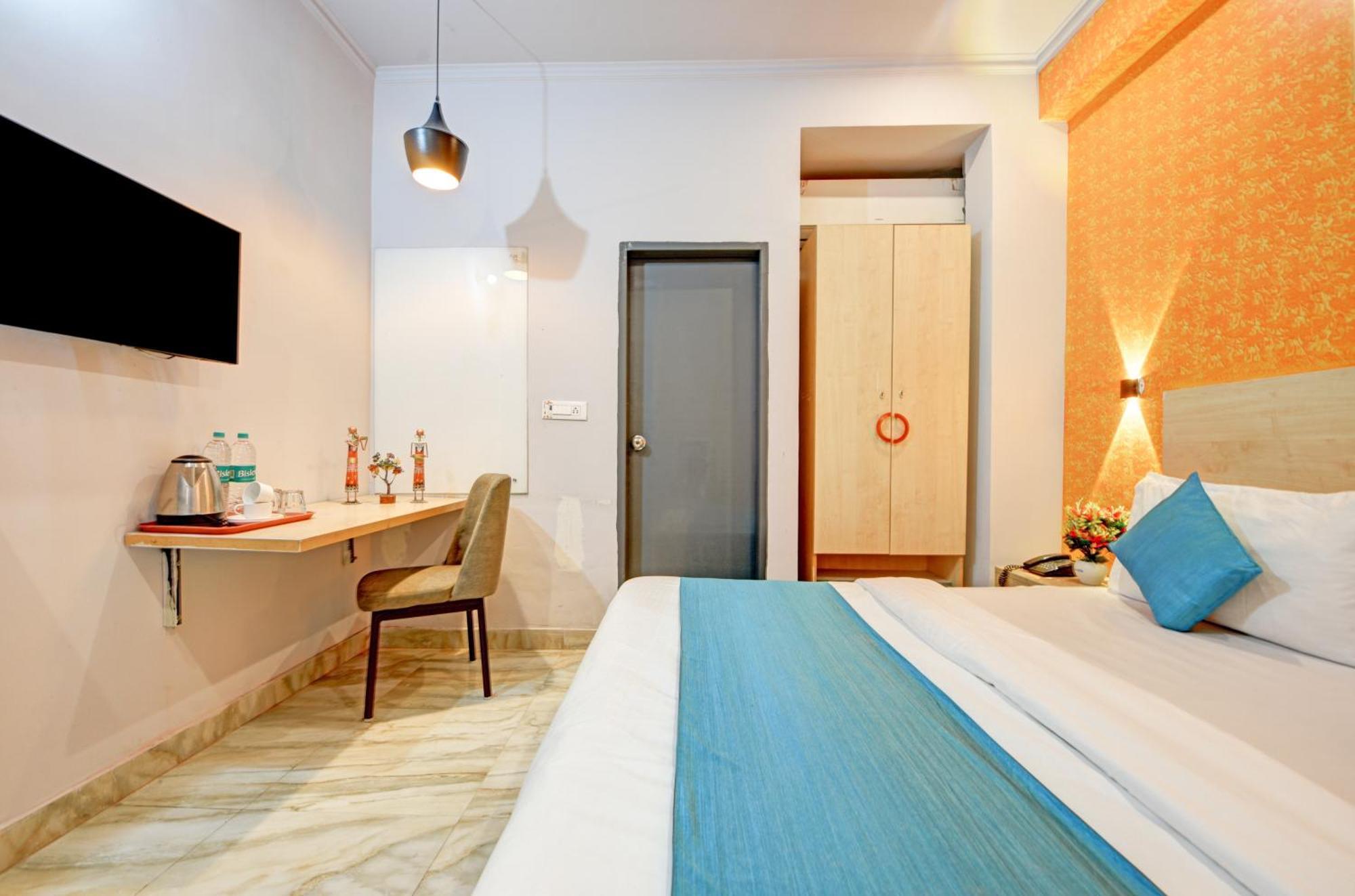 Royal Spark Inn1 - Medicity Gurugram, Near Medanta Hospital Гургаон Экстерьер фото