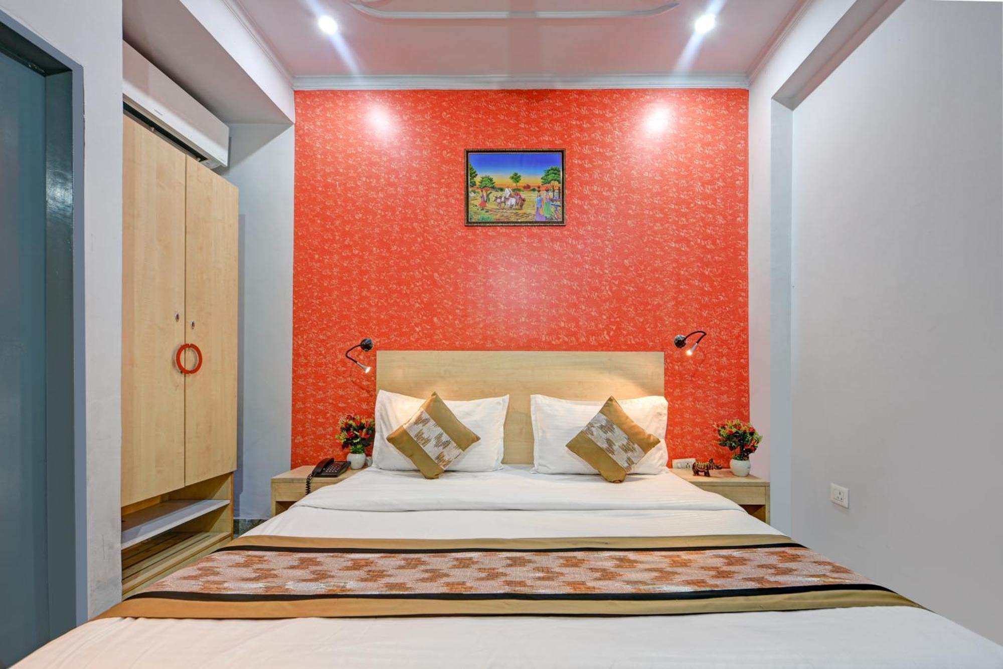 Royal Spark Inn1 - Medicity Gurugram, Near Medanta Hospital Гургаон Экстерьер фото