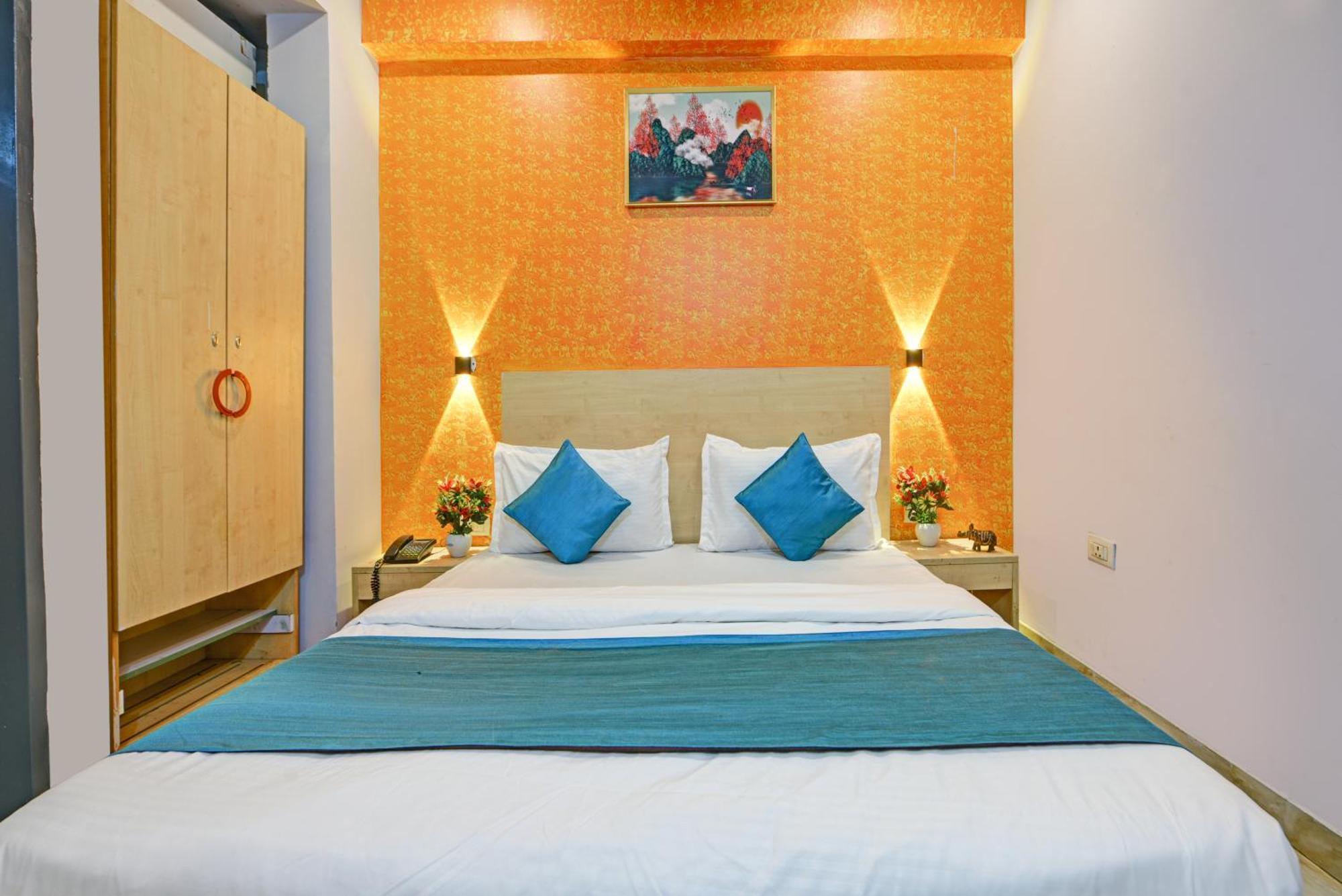 Royal Spark Inn1 - Medicity Gurugram, Near Medanta Hospital Гургаон Экстерьер фото