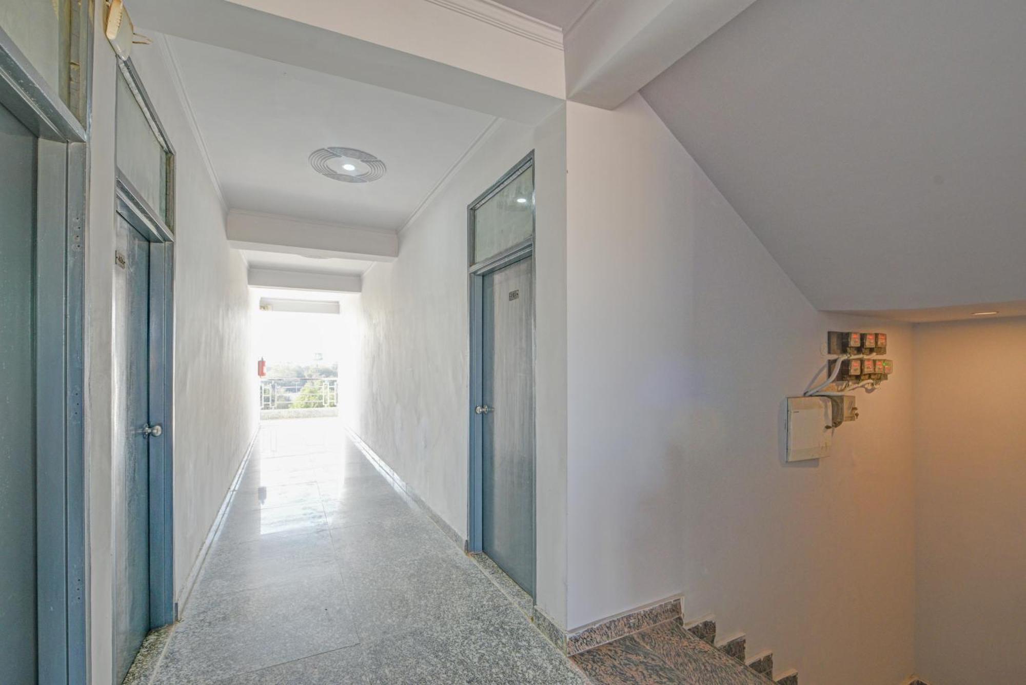 Royal Spark Inn1 - Medicity Gurugram, Near Medanta Hospital Гургаон Экстерьер фото