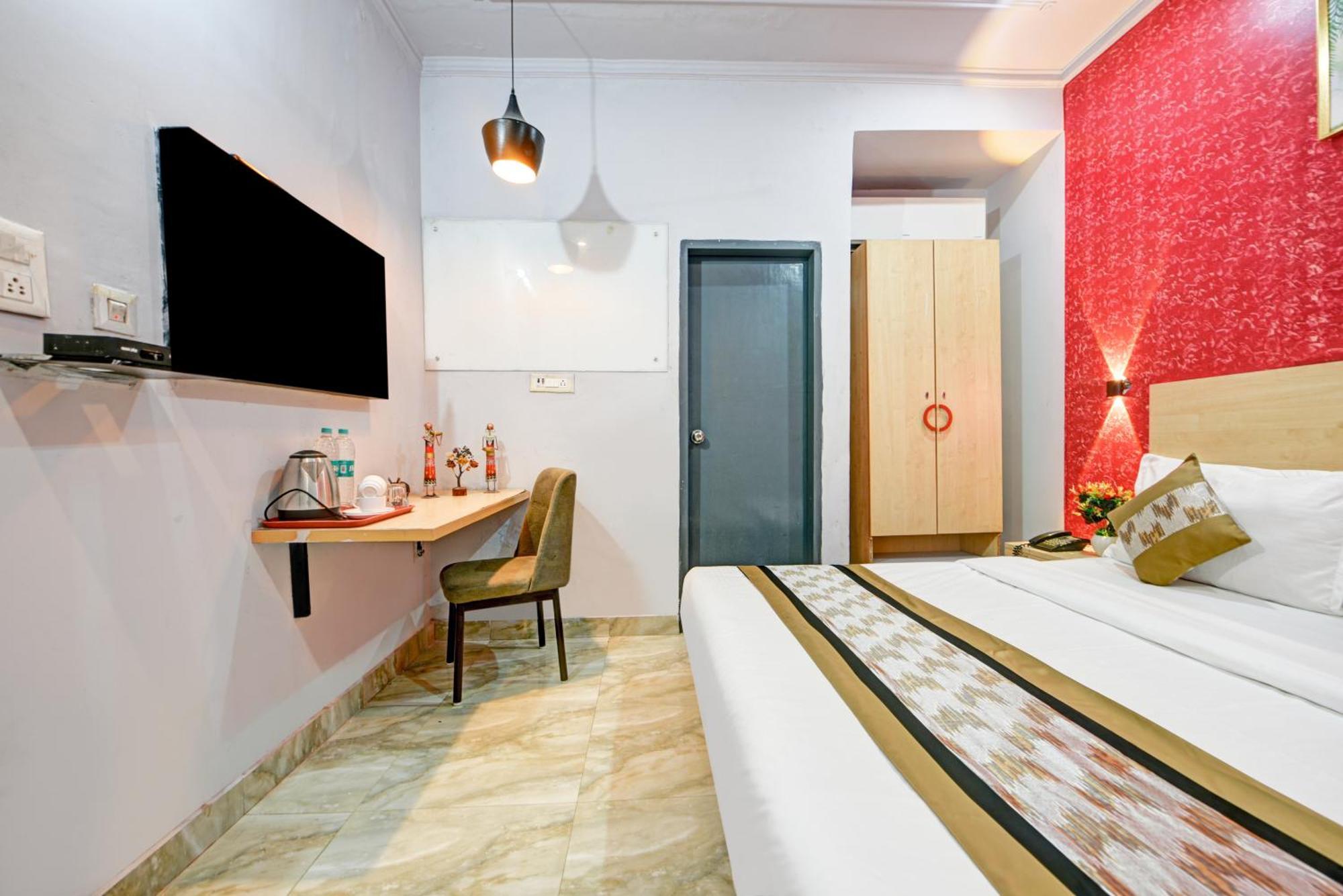 Royal Spark Inn1 - Medicity Gurugram, Near Medanta Hospital Гургаон Экстерьер фото